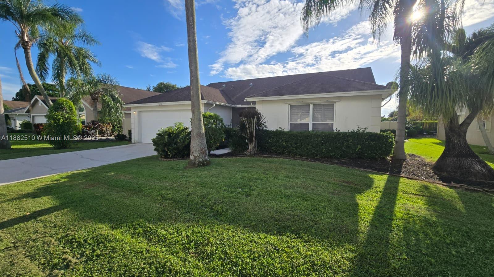 13048 Meadowbreeze Dr, Wellington FL 33414