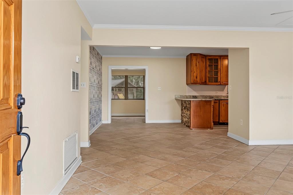 409 E GULLEY AVENUE, OAKLAND, FL — photo 3 of 30