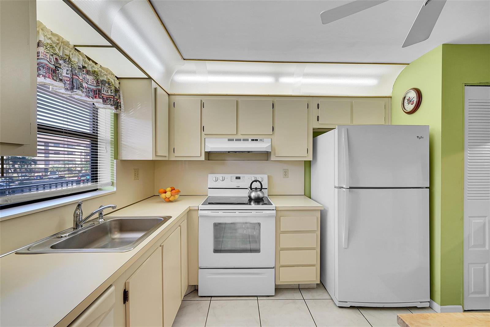 10123 Sunrise Lakes Boulevard # 206, Sunrise FL 33322