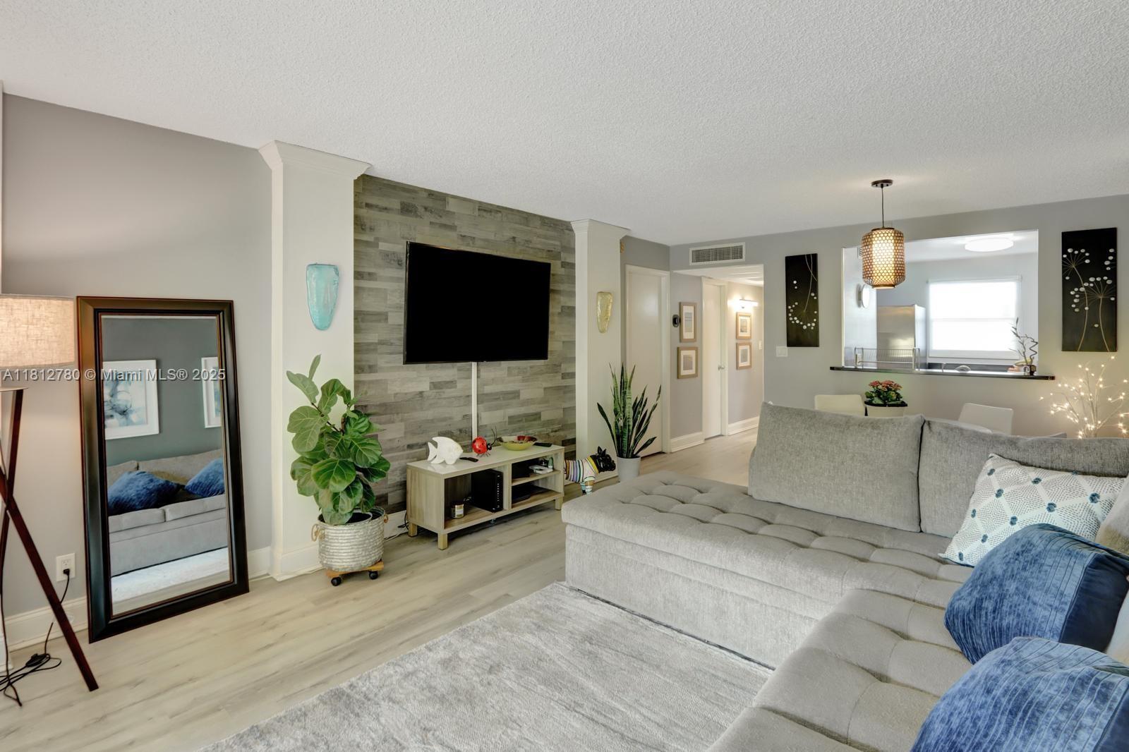103 Royal Park Dr # 3D, Oakland Park FL 33309