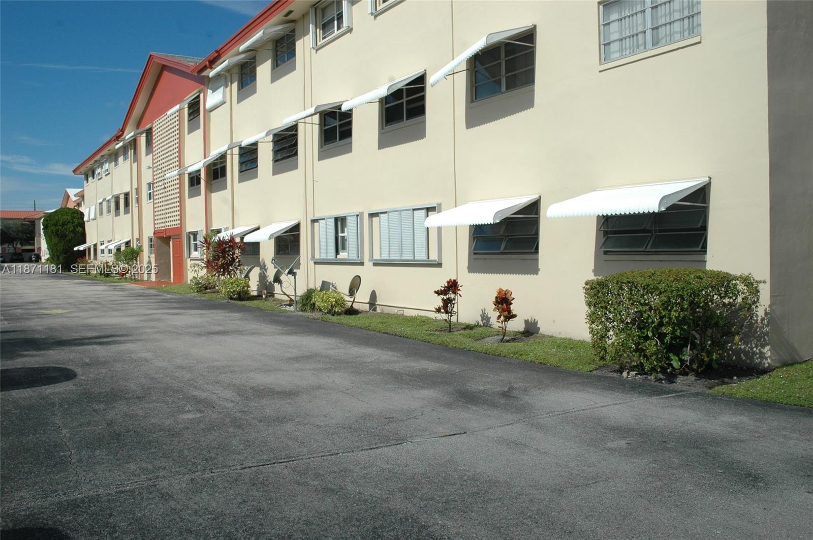 5300 Washington St # Q307, Hollywood FL 33021