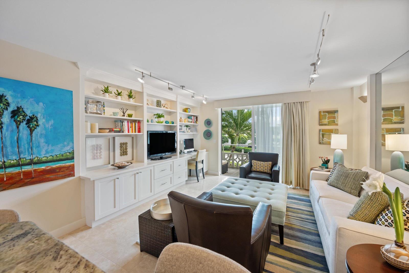 139 Sunrise Avenue # 205, Palm Beach FL 33480