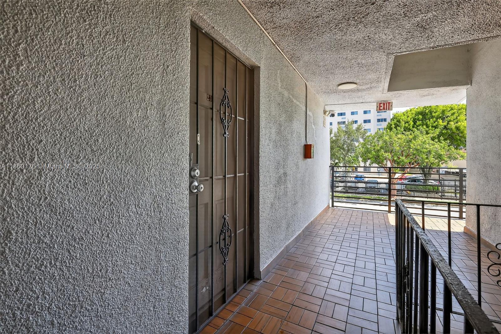 1305 W 46th St # 238, Hialeah FL 33012