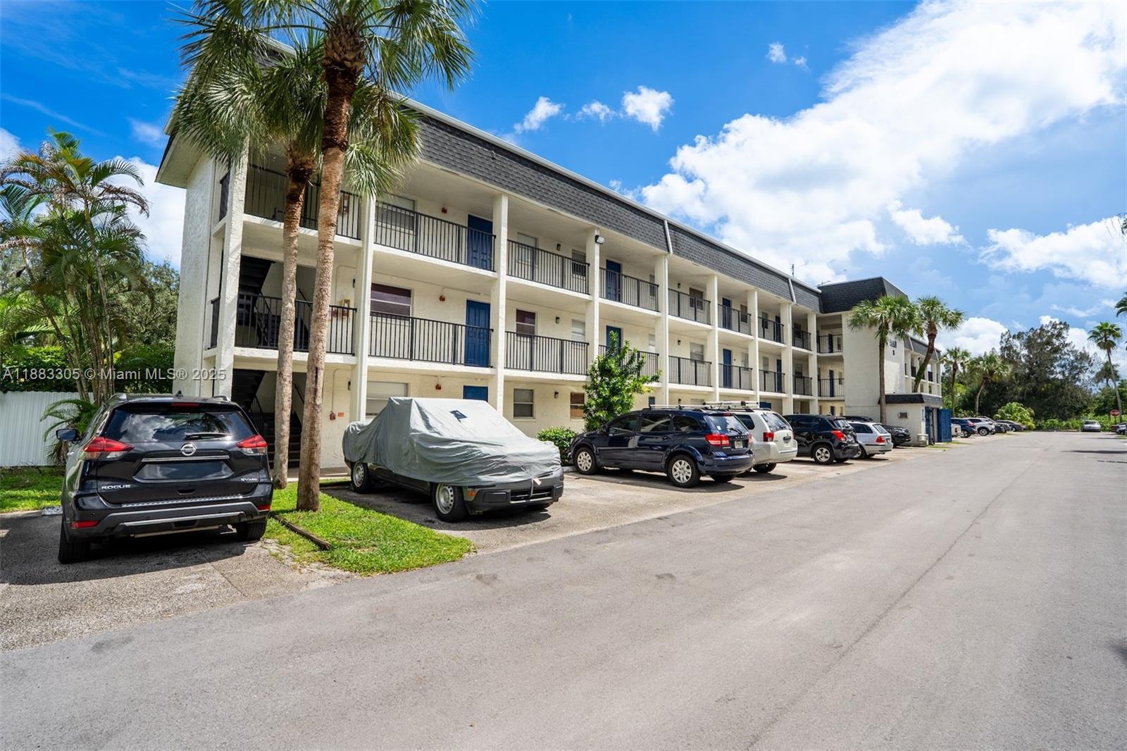 5090 SW 64th Ave # 206, Davie FL 33314