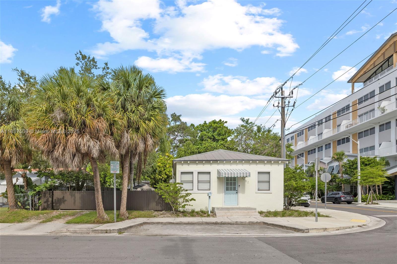 3452 Margaret St, Miami FL 33133