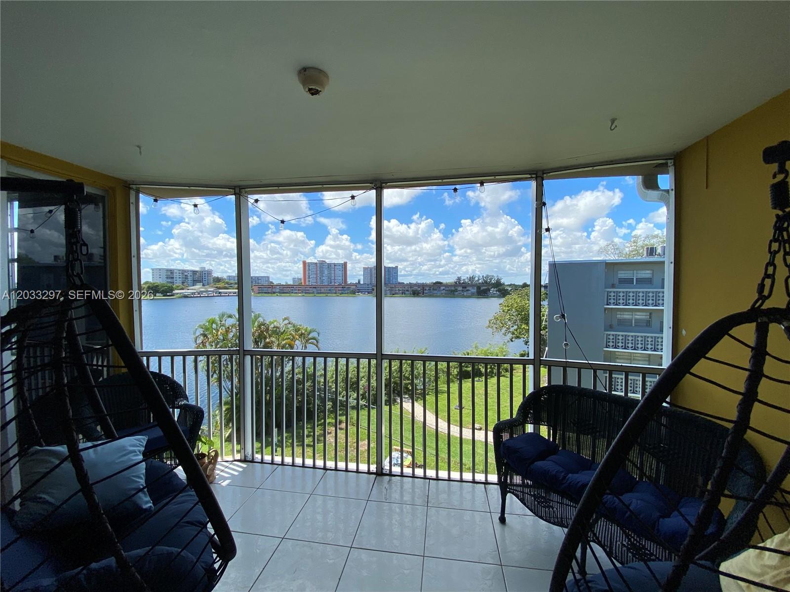 1660 NE 191st St # 1, Miami FL 33179