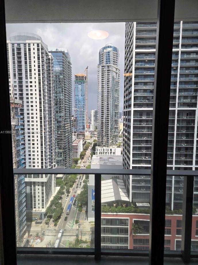 MIAMI, FL — photo 4 of 15