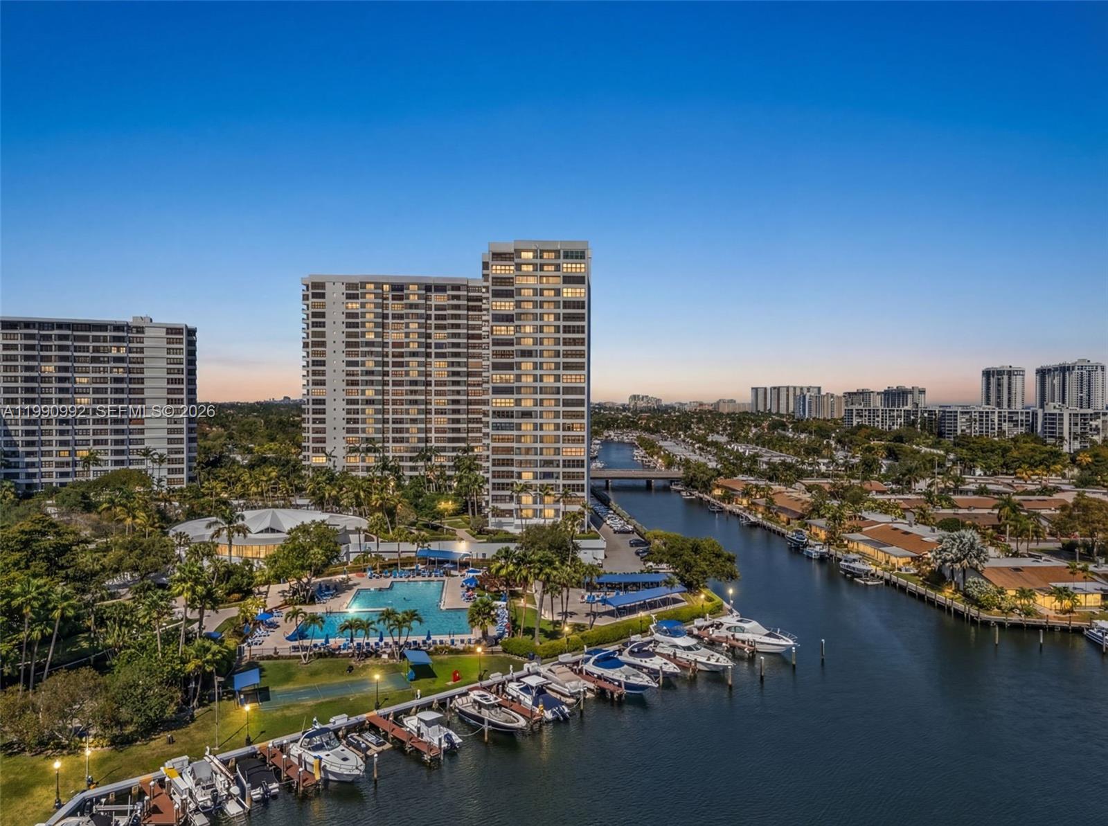 2500 PARKVIEW DR # 1418, Hallandale Beach FL 33009