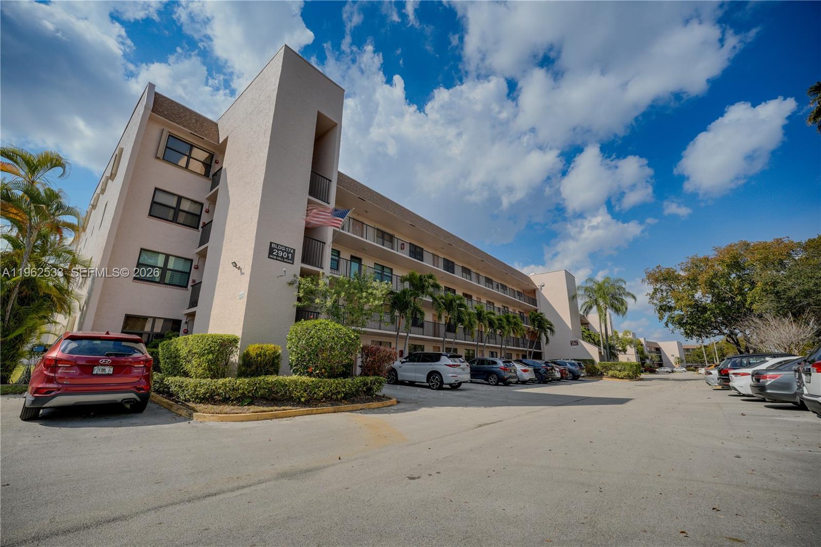 2901 N Nob Hill Rd # 303, Sunrise FL 33322