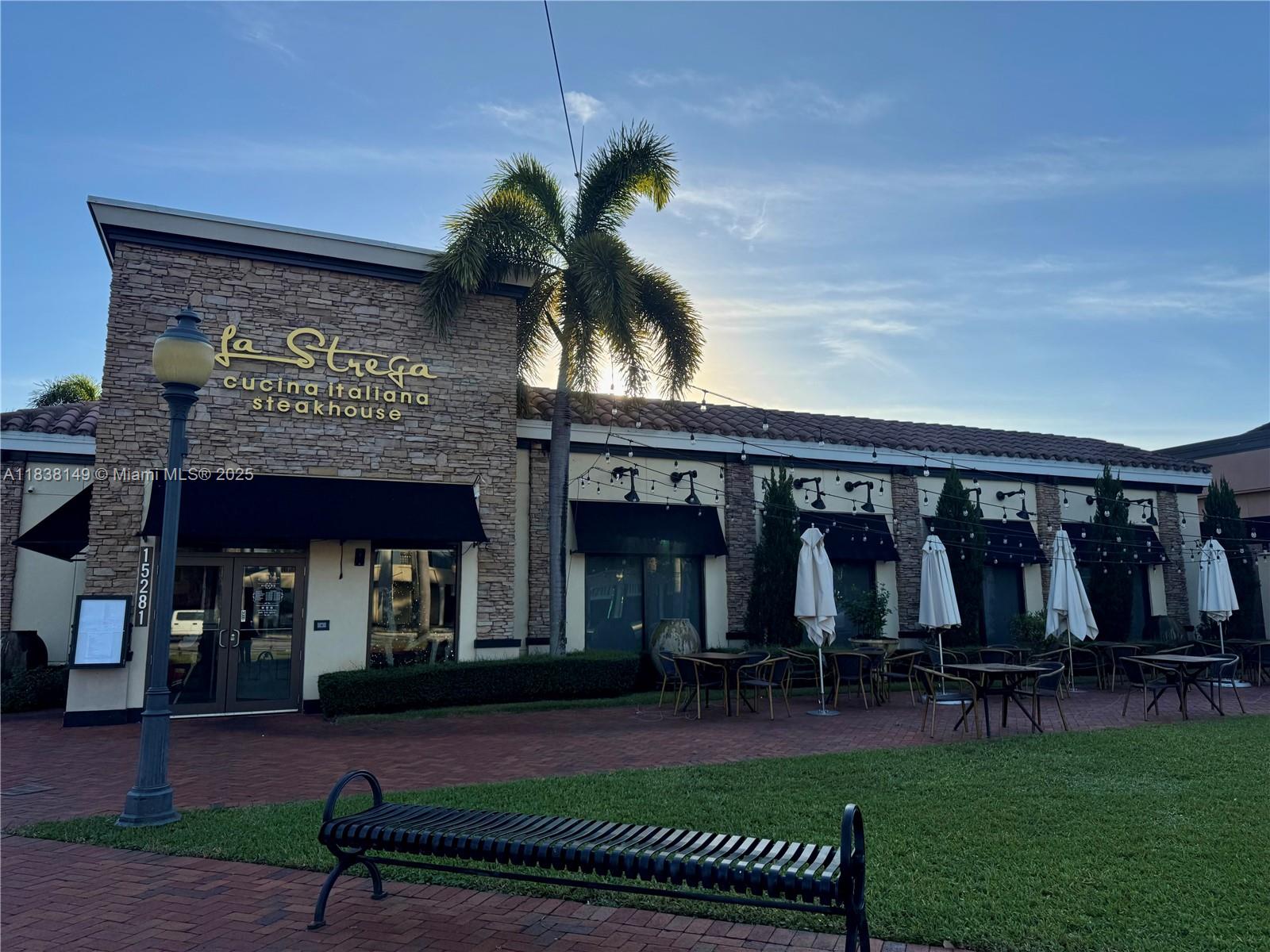 MIAMI LAKES, FL — photo 2 of 3