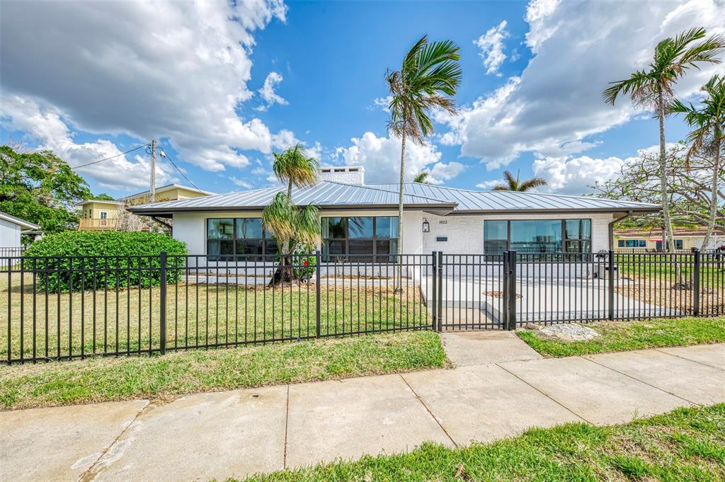 1822 RIVERSIDE DRIVE E, BRADENTON, FL — photo 2 of 30