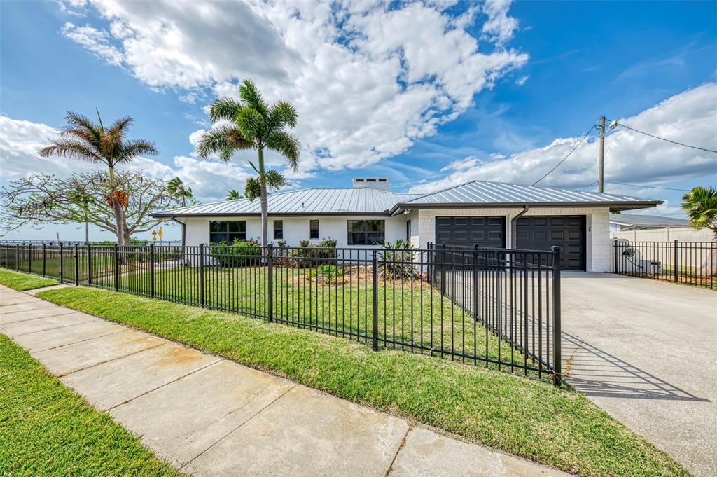 1822 RIVERSIDE DRIVE E, BRADENTON, FL — photo 3 of 30