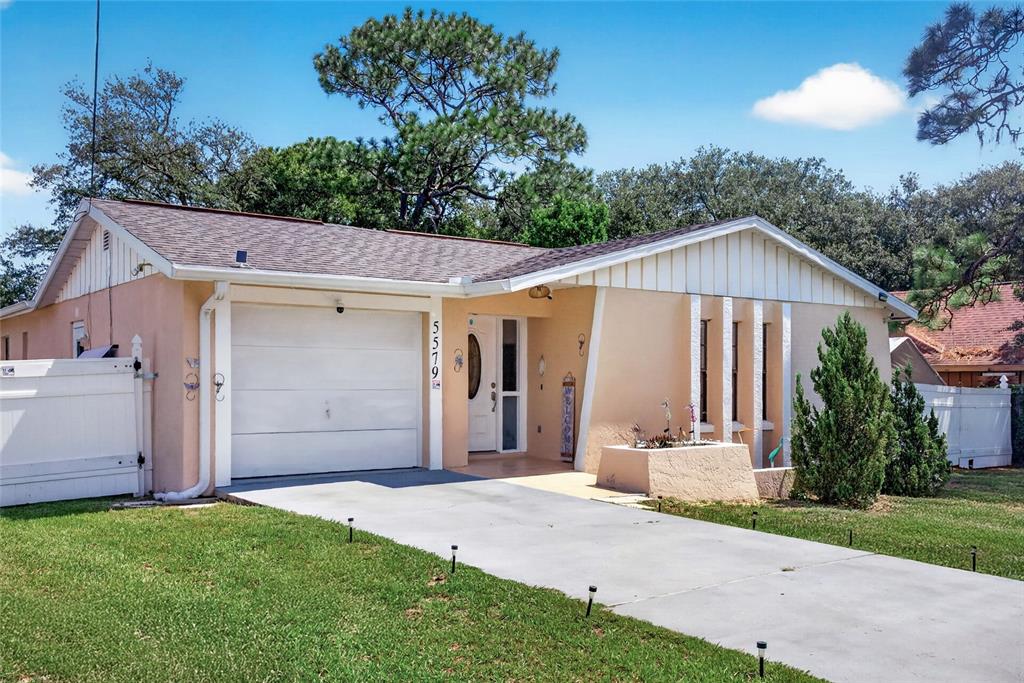 5579 W PINE CIRCLE, CRYSTAL RIVER, FL — photo 2 of 30