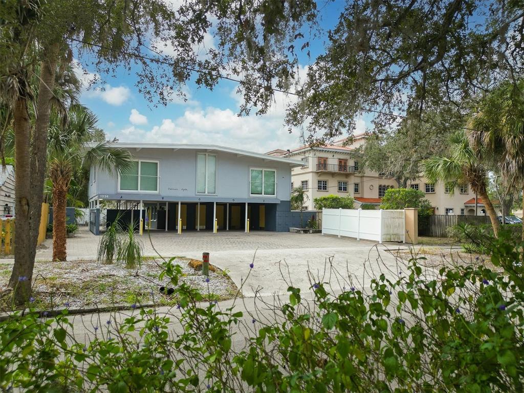 1236 13TH STREET, SARASOTA, FL — photo 4 of 30