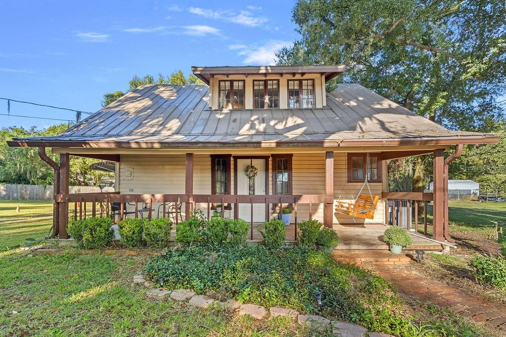 208 N MAIN AVENUE