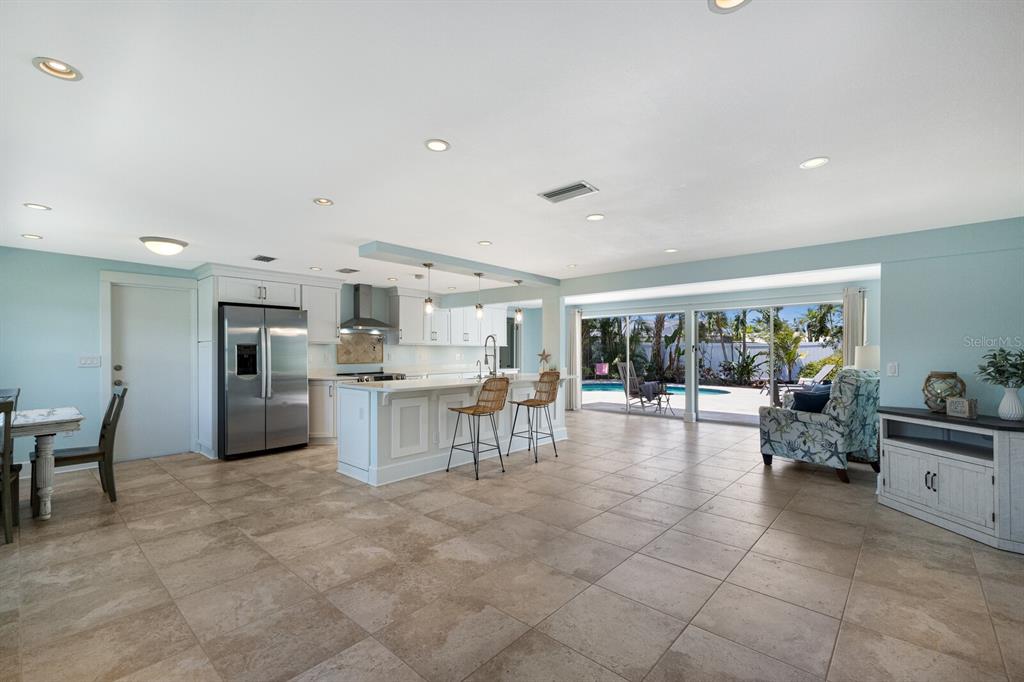 506 69TH STREET, HOLMES BEACH, FL — photo 4 of 30