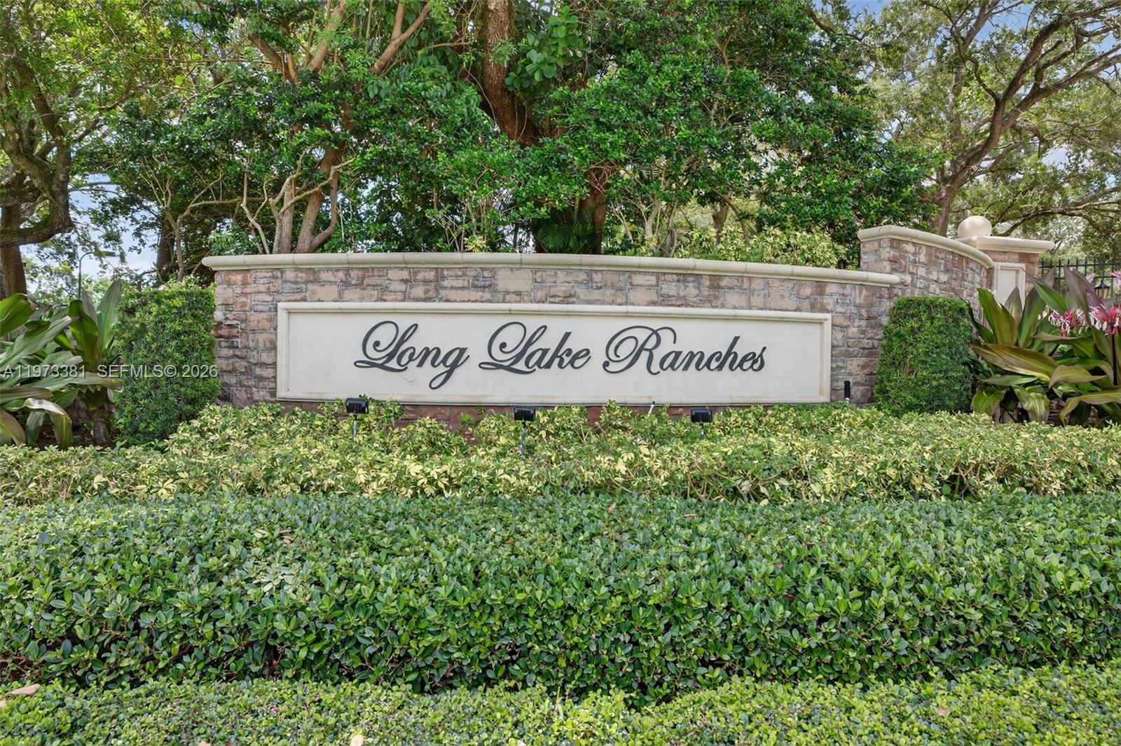 3792 Churchill Downs Dr, Davie FL 33328