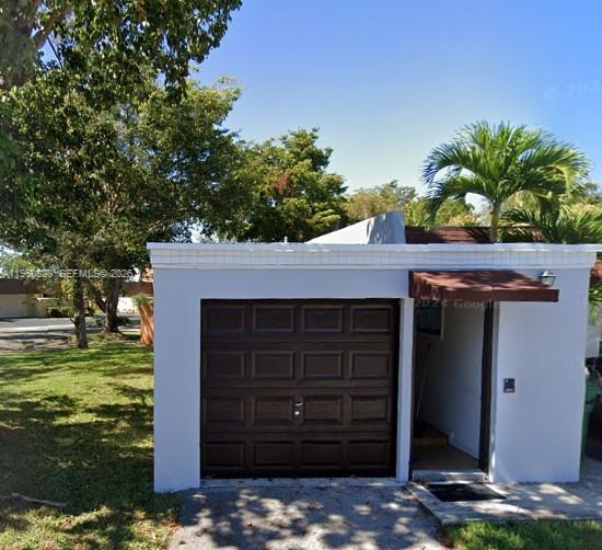 18915 W Lake Dr, Hialeah FL 33015