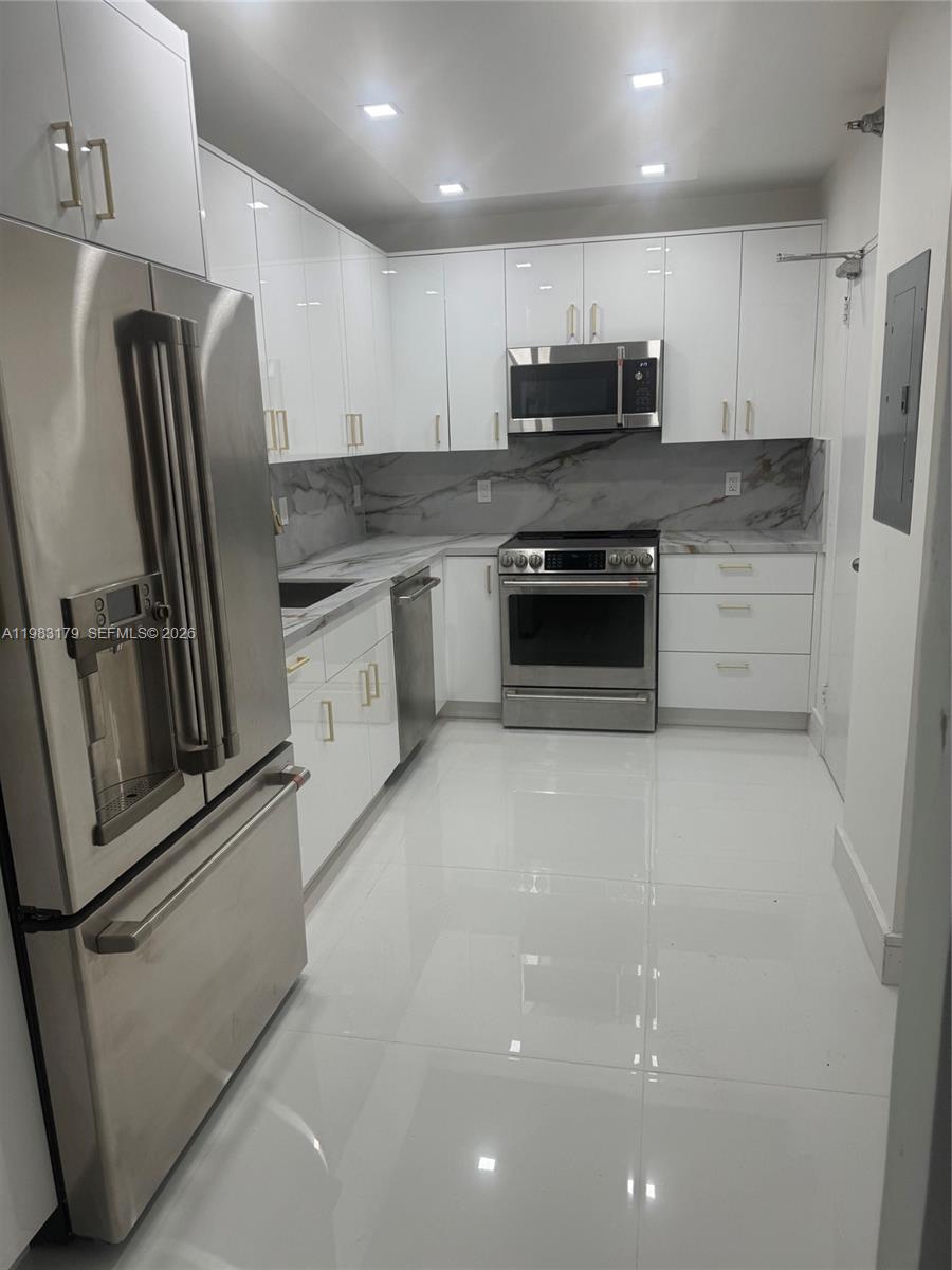 10185 Collins Ave # 606, Bal Harbour FL 33154