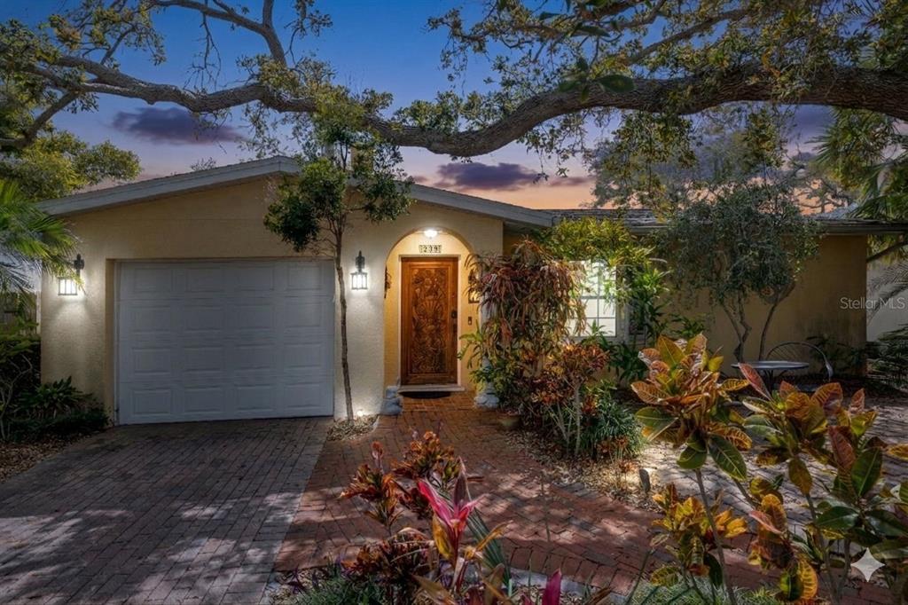 239 SOVRANO ROAD, VENICE, FL — photo 3 of 30