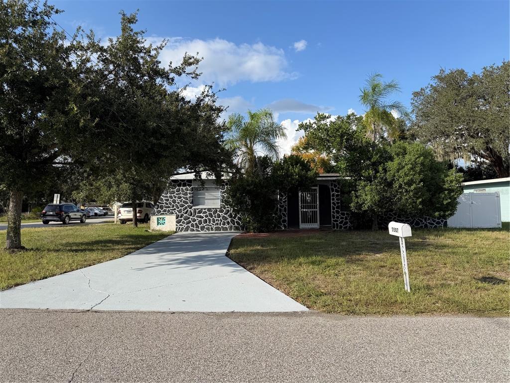 5507 FOREST HILLS DRIVE
