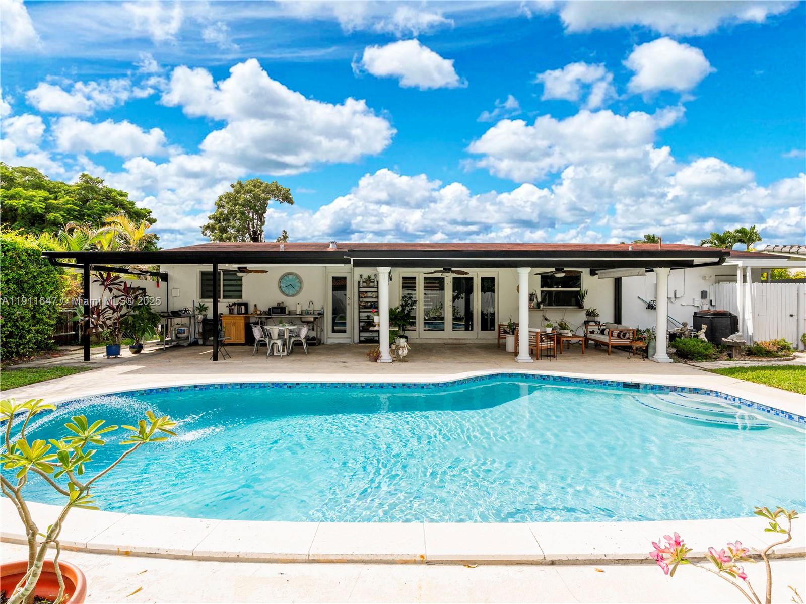 7877 W 16th Ave, Hialeah FL 33014