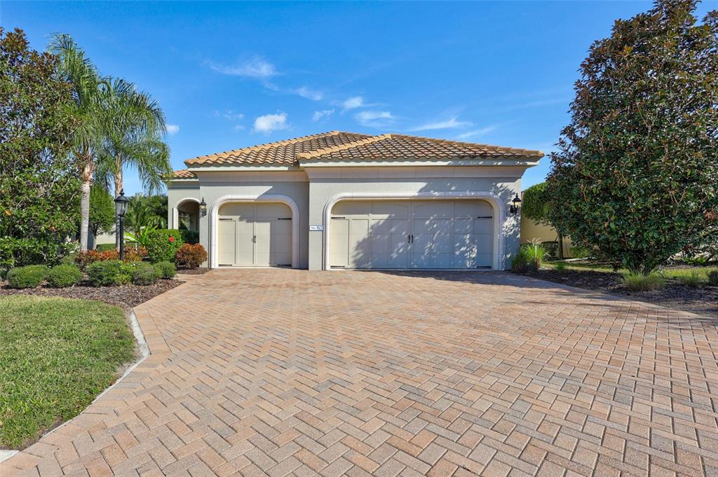 963 RIVER WIND CIRCLE