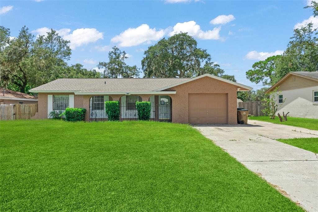 635 VINCENT DRIVE