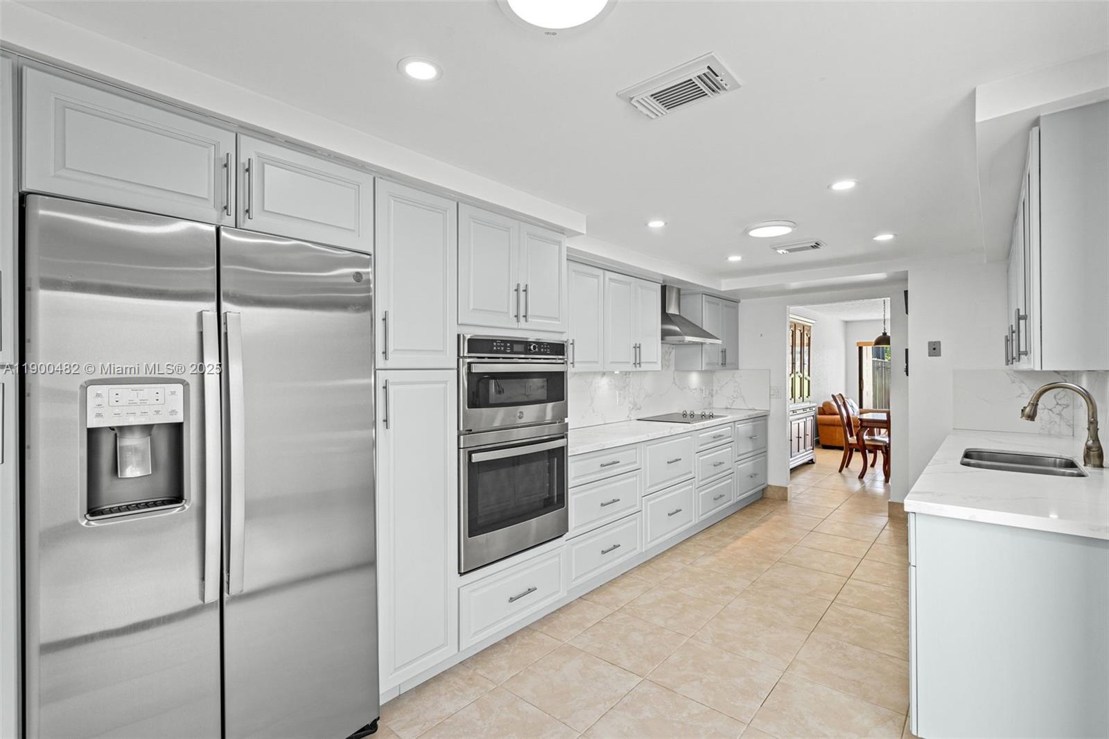 19435 E Lake Dr, Miami FL 33015