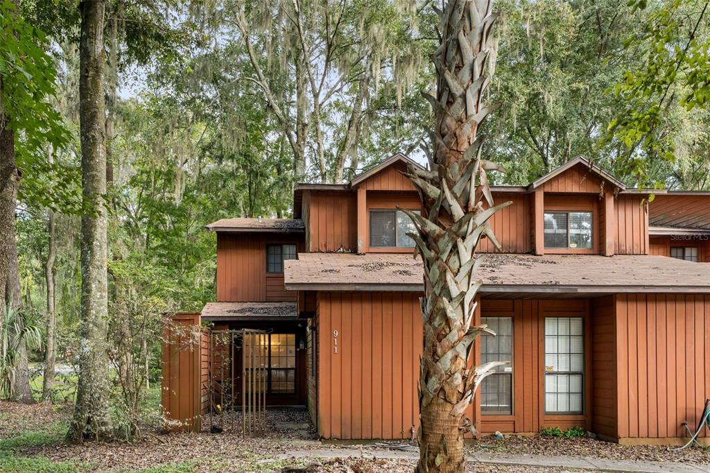 911 SW 57TH TERRACE
