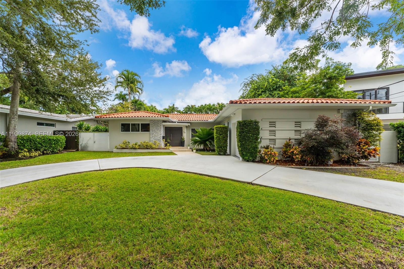 54 Bay Heights Dr, Miami FL 33133