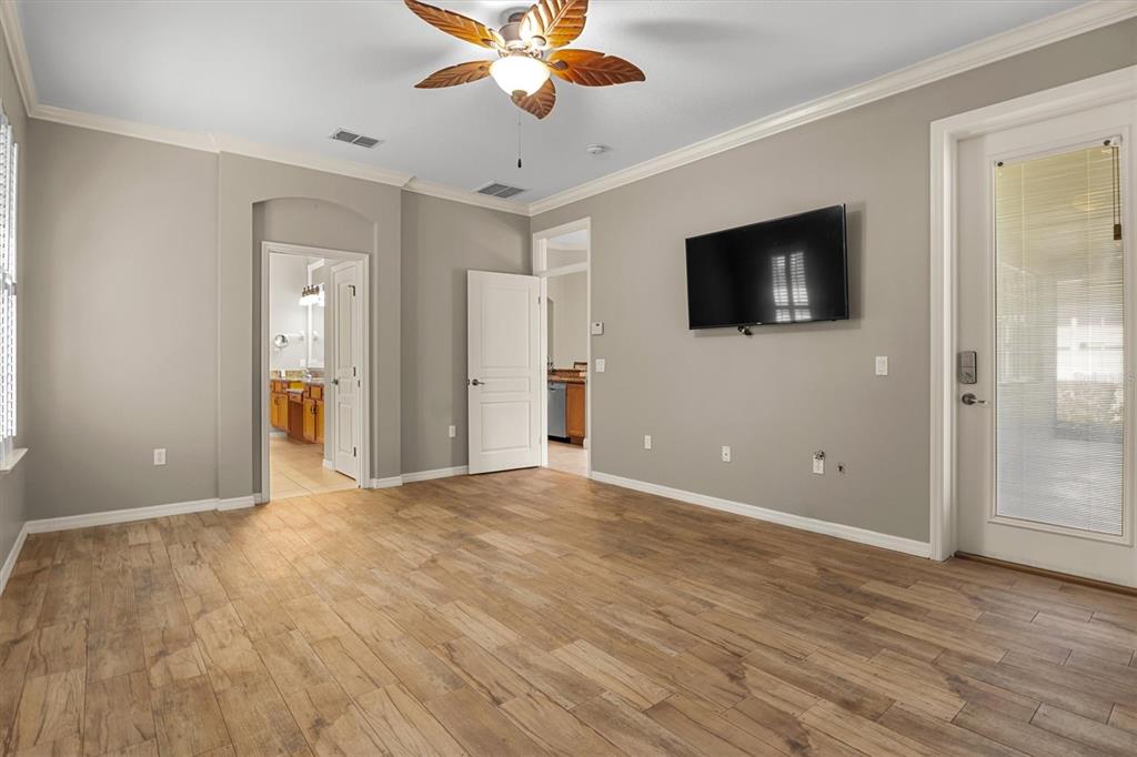 8281 LAKE JAMES DRIVE, LAKELAND, FL — photo 4 of 30