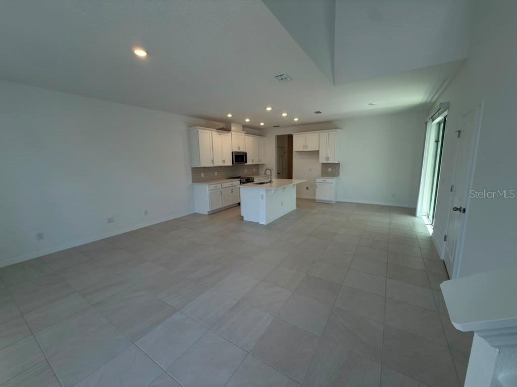 408 OAK FLAT ALLEY, GROVELAND, FL — photo 5 of 11