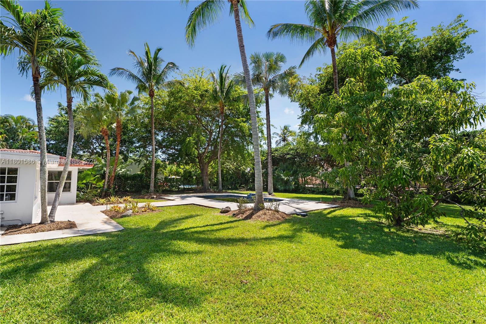8700 SW 64th Ave, Pinecrest FL 33156