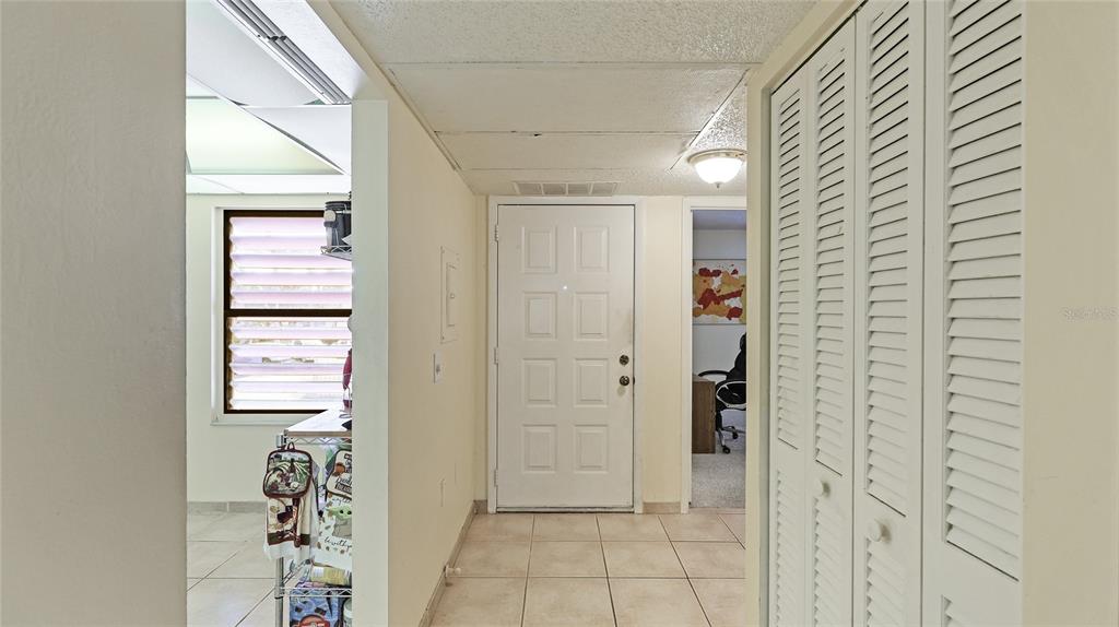 527 SPRING LAKES BOULEVARD, BRADENTON, FL — photo 3 of 30