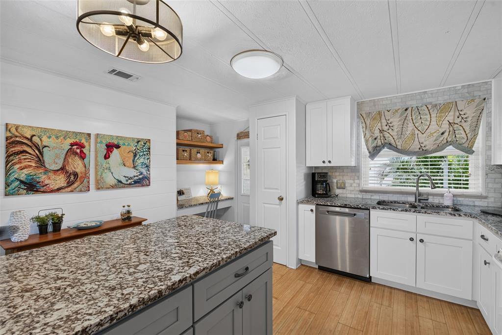 46 N EASTER ISLAND CIRCLE, ENGLEWOOD, FL — photo 4 of 30