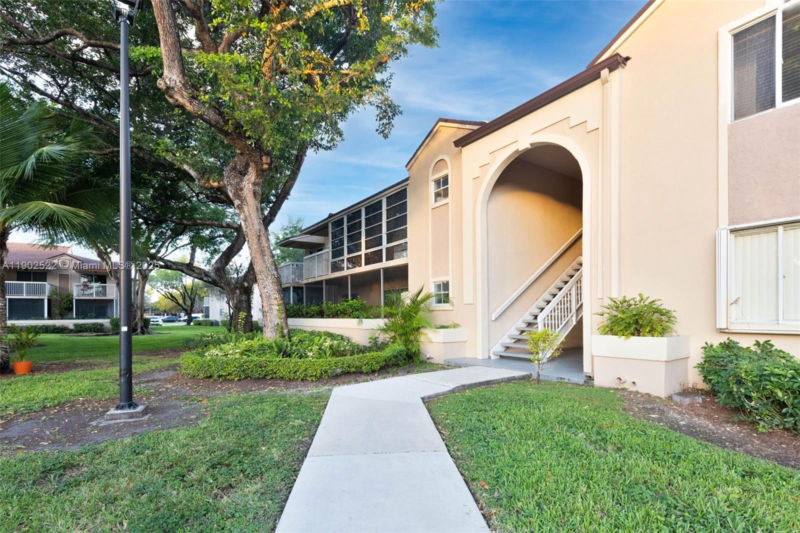 4710 NW 102nd Ave # 22, Doral FL 33178