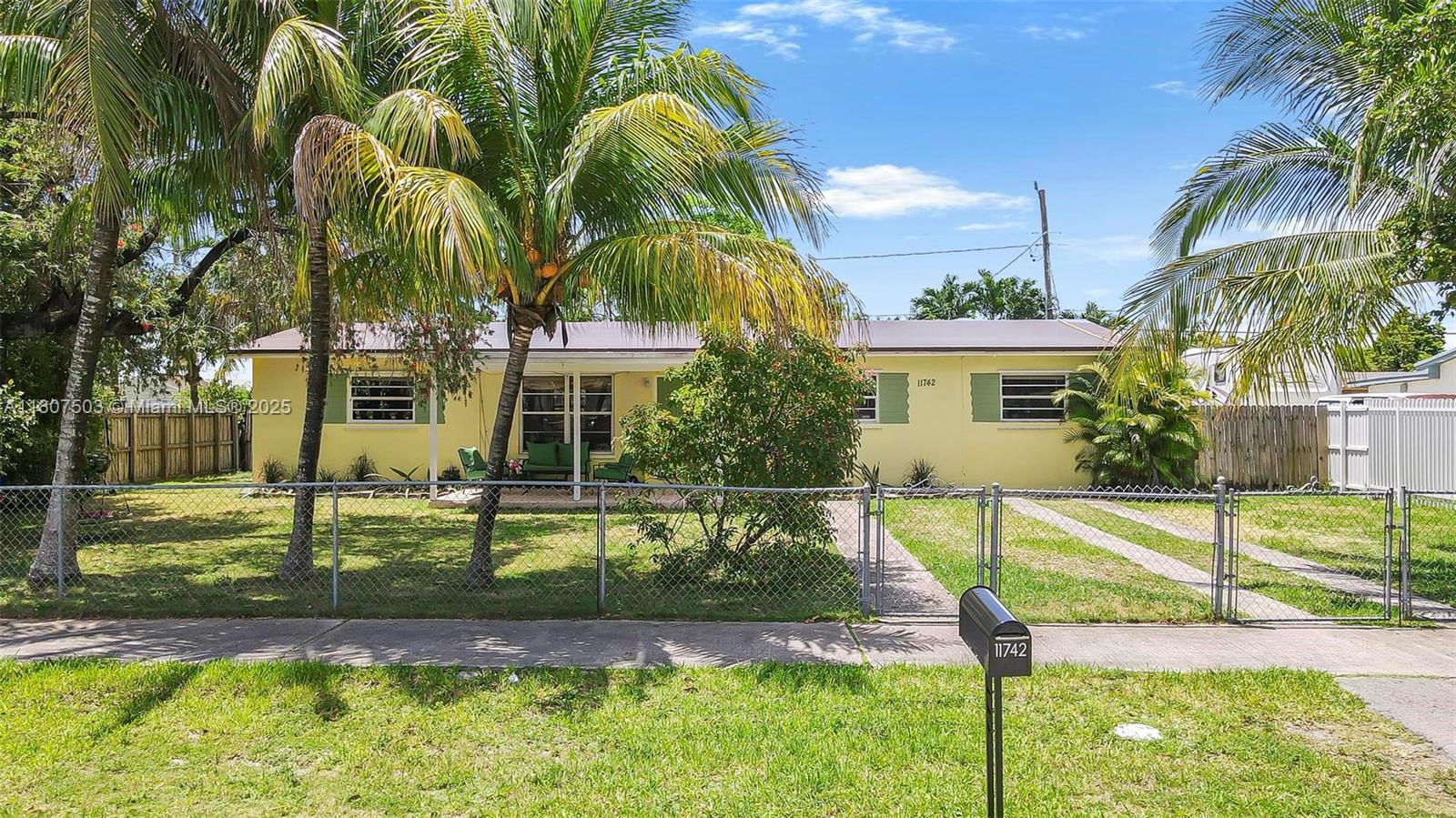 11742 SW 187th Ter, Miami FL 33177