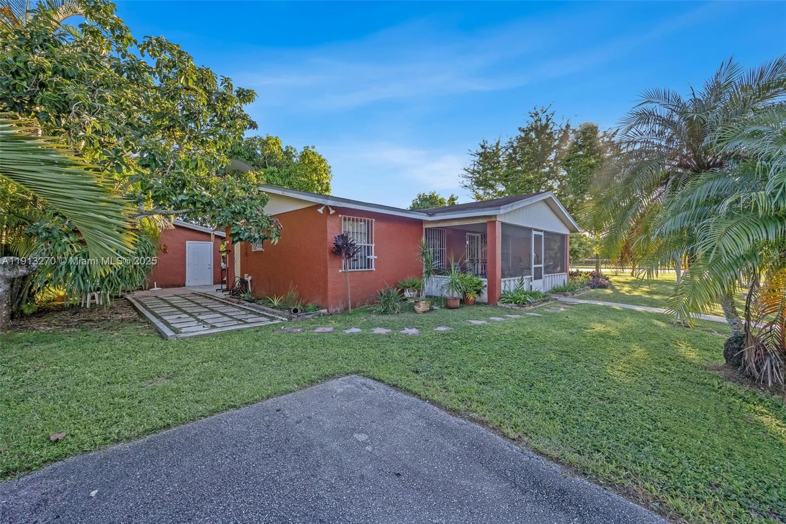 1798 SW 4th St, Homestead FL 33030