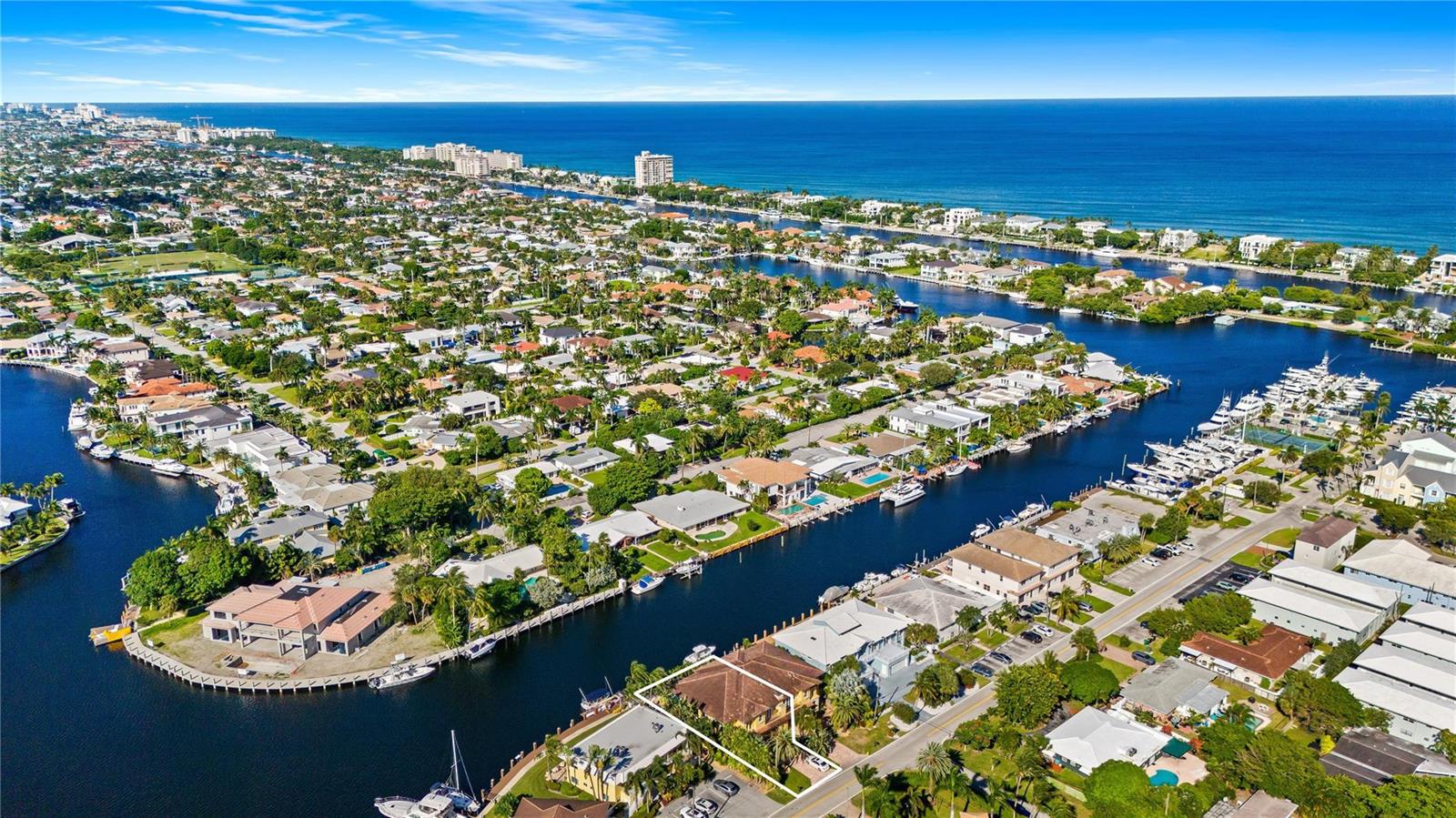2637 NE 28th Court, Lighthouse Point FL 33064