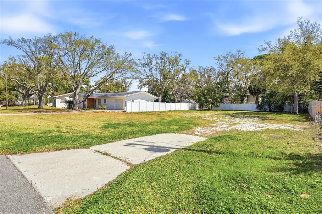216 SHORE DRIVE, PALM HARBOR, FL — photo 5 of 30