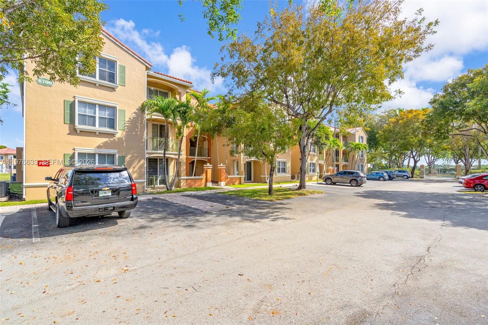 6700 NW 114th Ave # 905, Doral FL 33178