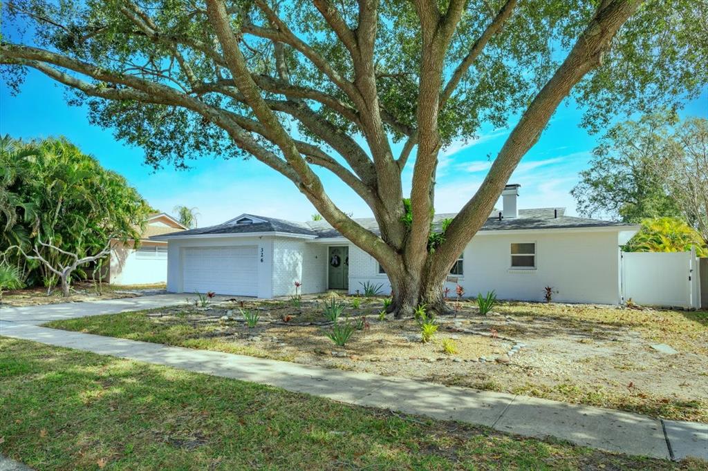 326 FITZHUGH ROAD