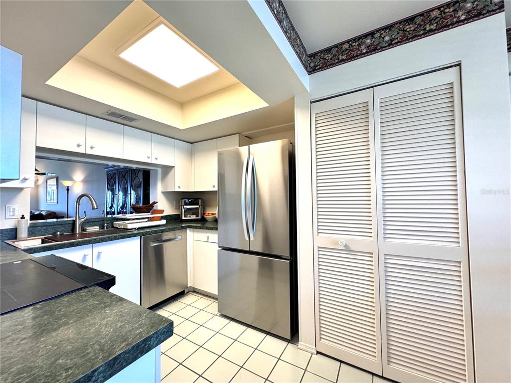 1155 EDGEWATER CIRCLE UNIT 28, BRADENTON, FL — photo 5 of 30