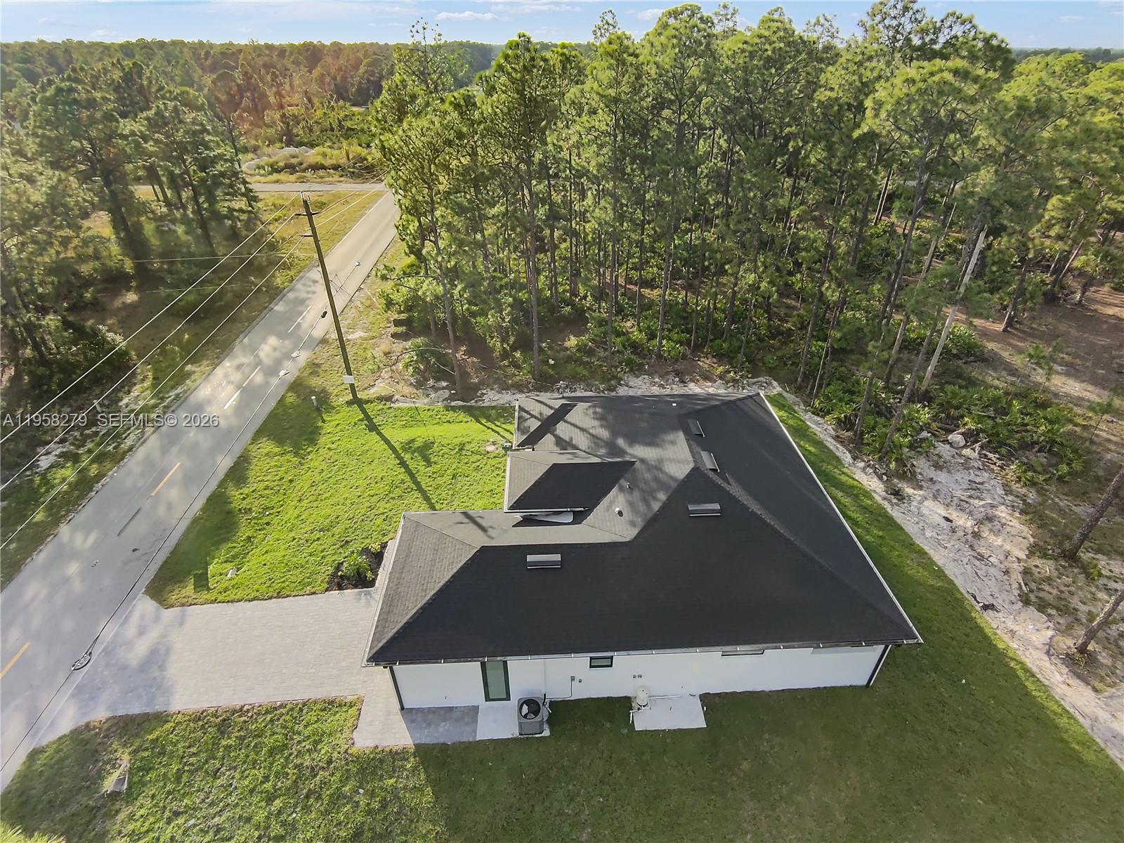902 W 17TH ST, Other City - In The State Of Florida FL 33972