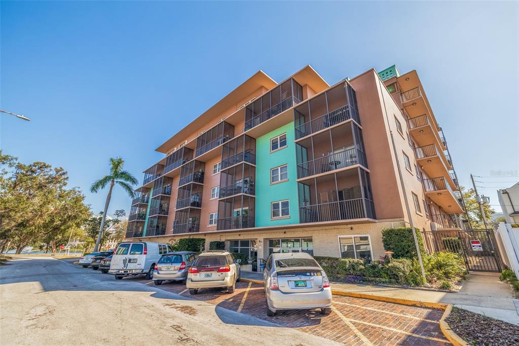 750 BURLINGTON AVENUE N UNIT 1G