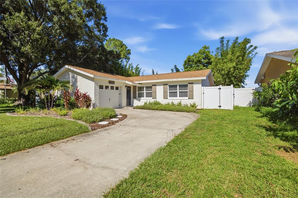 8327 JENNIFER LANE, SEMINOLE, FL — photo 2 of 30
