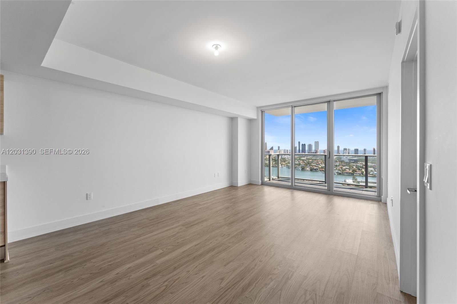 16385 Biscayne Blvd # 3120, North Miami Beach FL 33160