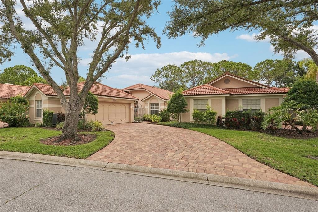 3854 LYNDHURST COURT