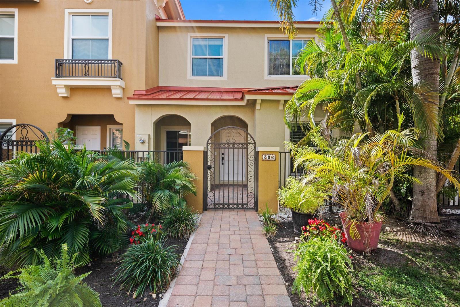 386 Lake Monterey Circle, Boynton Beach FL 33426